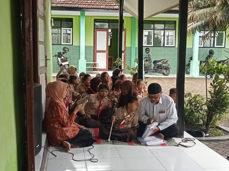 JUM'AT MENGAJI